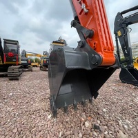 Excavatrice sur chenilles d'occasion Doosan DX300LC 9, à maniement fluide et châssis bien entretenu, pour la remise en état des terrains et le nivellement des pentes