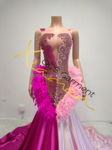 ชุดราตรีทรงบอลกาวน์ประดับขนนกกระจอกเทศสีแดงอมชมพู แต่งคริสตัล พร้อมชายกระโปรงยาวลากพื้น รุ่นวินเทจสำหรับผู้หญิง ปี 2024 - Product Image 6