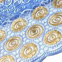 Tissu en dentelle filet 100 % polyester brodé africain prêt à expédier avec pierres/diamants, robes de mariée de luxe écologiques