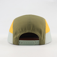 Casquette de camping 5 panneaux OEM personnalisée en gros, color block, non structurée, en nylon imperméable à séchage rapide, avec logo brodé, pour activités de plein air et randonnée