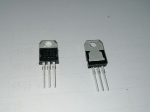 (Oferta) Circuitos Integrados Originales Nuevos <span class=keywords><strong>L7805CV</strong></span> TO-220 5V 1.5A Regulador de Tres Terminales en Stock - Product Image 1