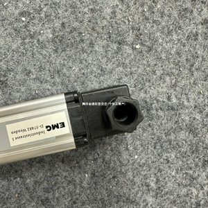 Sensor de Desplazamiento Lineal Mg Klw300.012 para Uso en la Industria Metalúrgica, Fabricado en Alemania - Product Image 1