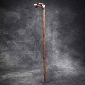 ไม้เท้าทำจากเรซิ่นและไม้ ออกแบบมาสำหรับผู้สูงอายุและการเดินเล่นกลางแจ้ง ผสมผสานความทนทาน ความสะดวกสบาย และความสง่างาม - Product Image 4