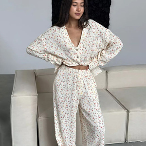 2025 invernali in <span class=keywords><strong>cotone</strong></span> 100% da donna nuovo arrivo Sexy con stampa floreale a scollo a V pantaloni Top indumenti da notte pigiami a due pezzi - Product Image 2