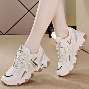 Chaussures de sport respirantes, imperméables et antidérapantes en maille noire pour femmes, idéales pour la marche et la course, tendance été-automne, résistantes à l'abrasion - Product Image 2