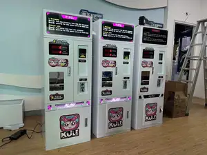 Distributore automatico di monete con cambiamonete cambiavalute