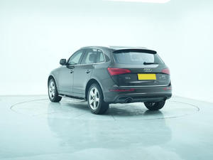 <span class=keywords><strong>Audi</strong></span> <span class=keywords><strong>Q5</strong></span> SUV Essence Turbo R19 Sièges en Cuir Caméra Arrière Grand Espace SUV Haute Vitesse <span class=keywords><strong>Prix</strong></span> Bas Voitures d'Occasion Pas Chères - Product Image 5