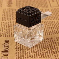 Bouteilles de parfum en verre multicolores creuses en forme de cube, diffuseur d'air pour voiture, décoration suspendue à l'intérieur, flacon de parfum pour voiture
