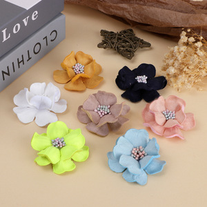 Flor de tela hecha a mano de doble capa de 5.5 cm con centro de cuentas para accesorios de cabello, ropa, zapatos y decoración de sombreros. - Product Image 2