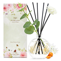 Diffuseur d'ambiance en verre rond et plat de 100 ml avec fleurs d'eucalyptus artificielles et bâtonnets en rotin – Décoration d'intérieur parfumée – Cadeau de déménagement