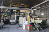 Machine de fabrication de tissus non tissés SMS à trois couches pour tissus médicaux anti-alcool et anti-sang de haute performance