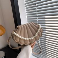 Nouveau design, sac à main à bandoulière unique en forme de coquille, avec chaîne de perles, sac à main mignon, sac bandoulière pour femmes, sac en coquille