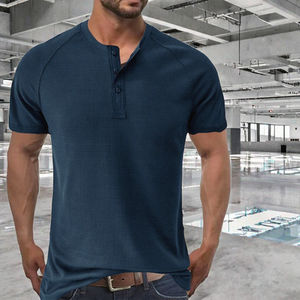Camiseta Deportiva Casual de Satén con Cuello en V para Hombre, Transpirable, Básica, de Manga Regular, con Patrón Liso - Product Image 3
