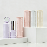 Tube de baume à lèvres vide en ABS de 3,5 g avec motif floral gaufré de luxe, miroir et couvercle rabattable pour cosmétiques