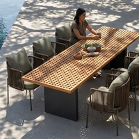 Ensemble de table et chaises d'extérieur pour complexe hôtelier, robuste, avec chaises en corde tressée et aluminium, personnalisable