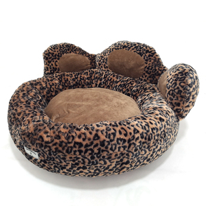 Cama de perro caliente con diseño de pata de oso, logo personalizado OEM, marca yangangpet - Product Image 1