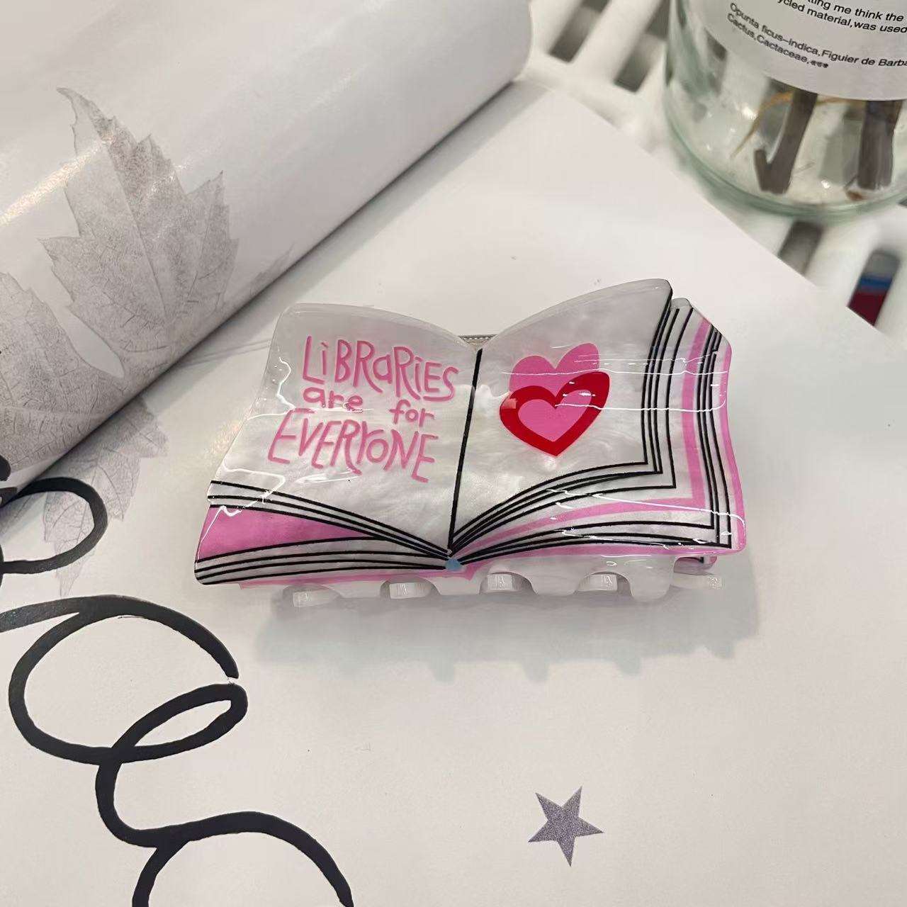 forme de livre rose 4,5 cm