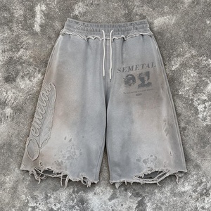 Shorts de survêtement surdimensionnés en molleton French Terry à bords bruts, délavage acide, longueur genou, style streetwear graphique personnalisé, 3/4 baggy pour homme - Product Image 1