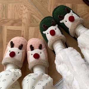 Pantoufles <span class=keywords><strong>de</strong></span> Noël en fourrure douce et confortable pour femmes, motif rennes du Père Noël, à enfiler, bout fermé, tendance - Product Image 4