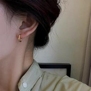 Boucles d'oreilles créoles géométriques en acier inoxydable plaqué or 18 carats pour femme, à porter au quotidien - Product Image 1