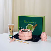 Ensemble fouet à matcha en céramique de porcelaine, design Japandi écologique, matériaux recyclés, comprend un bol à matcha et un fouet, en stock
