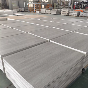 Parador Trendtime 4 SPC, Suelo Vinílico con Estructura Elegante, Color Roble Regent Beige, para Hoteles, PVC, Instalación con Sistema Click, EIR - Product Image 1