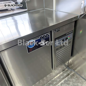 Petite Roulotte Alimentaire Ronde en Acier Inoxydable 304 avec Certificat DOT et CE à Vendre pour Snacks et Cuisine de Rue - Product Image 4