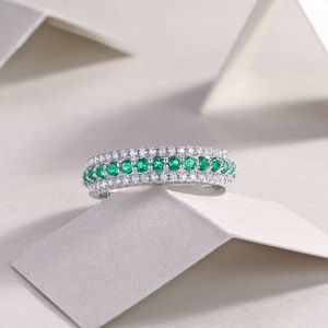 Bague en argent sterling 925 avec moissanite de laboratoire émeraude de 2 mm, double rangée, 1,2 mm, couleur D, VVS1 - Product Image 3