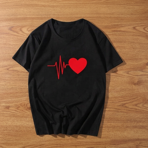 Camiseta de Algodón Orgánico 100% con Estampado de Latido de Corazón Rojo, Estilo Minimalista Urbano, 180 Gramos, Ecológica - Product Image 3