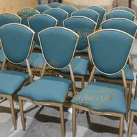 Chaise de banquet de qualité commerciale, orange émeraude, dossier solide, métal doré, empilable, pour projets hôteliers et appartements de luxe, vente en gros