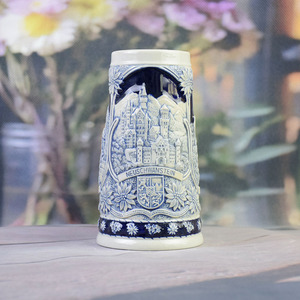 Popular Jarra de Cerveza y Vino Reutilizable de Porcelana Ecológica con Relieve del Icónico Castillo de <span class=keywords><strong>Neuschwanstein</strong></span>, Souvenir Clásico de <span class=keywords><strong>Baviera</strong></span> - Product Image 1
