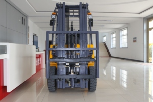 משאית 1.5T דיזל מלגזה-קומפקטי וחומר חזק עבור אחסון חלל הדוק ותפעול תעשייתי קל - Product Image 2