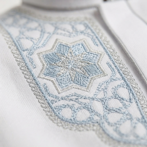 Al por mayor, pelele islámico personalizado para bebés, de algodón blanco premium, manga larga, Jubbah musulmán de una pieza con bordado tradicional - Product Image 4