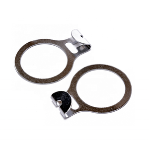 Vente chaude, <span class=keywords><strong>cintre</strong></span> en bois massif personnalisé avec clip métallique rond <span class=keywords><strong>antivol</strong></span> pour hôtel - Product Image 4