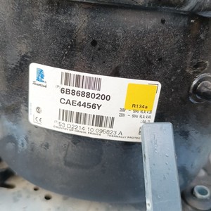 คอมเพรสเซอร์ทำความเย็น Tecumseh รุ่น CAE4456Y ใช้สารทำความเย็น R134a แรงดันไฟฟ้า 208V 50Hz หรือ 230V 60Hz สำหรับทำความเย็นและความร้อน - Product Image 1
