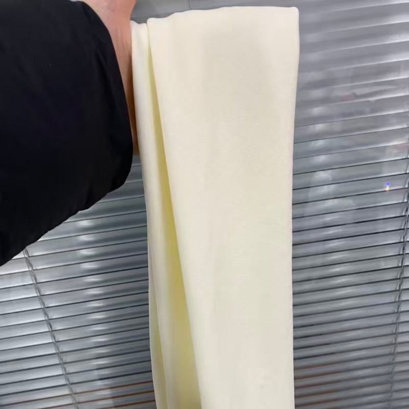 เบอร์ 05 - ครีมไวท์