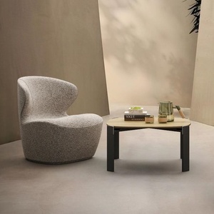 Fauteuil de détente au design italien avec dossier incurvé, confortable, en tissu rembourré doux, idéal pour la maison ou <span class=keywords><strong>le</strong></span> bureau - Product Image 1