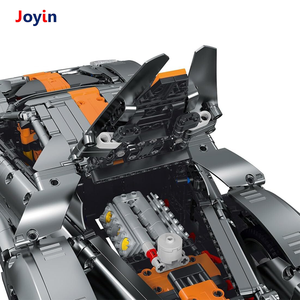 2828 PCS STEM 장난감 1:8 스케일 GT 럭셔리카 로고 모델 조립 키트 문과 레이싱 줄무늬와 깊은 실버 - Product Image 5