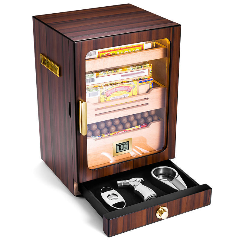 ชุดบราวน์ดีลักซ์ (เครื่องตัดหญ้าแบบแปรง + ไฟแช็ก + ที่เขี่ยบุหรี่)