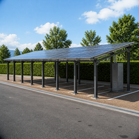 Abri solaire pour 8 voitures avec panneaux photovoltaïques et stockage, structure métallique galvanisée pour usage industriel