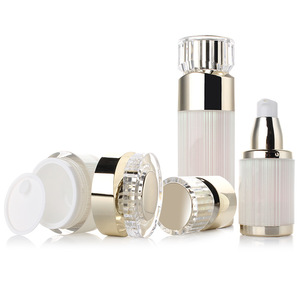 Zoll-Logo Vertikale Linien in Flaschen körper Luxus Champagner Acryl Kosmetik verpackungs flasche Kosmetik lotion Airless Flaschen - Product Image 2