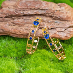 Bracelet de charme en strass creux de luxe, classique bohème, unisexe, réglable, ouverture en cuivre plaqué or 24 carats, élégant - Product Image 1