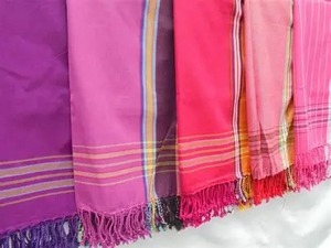 Serviette Kikoy multicolore en coton, motif rayé, légère, tissée, absorbante, faite à la main, pour la plage, le voyage, la salle de bain, les centres de villégiature - Product Image 3