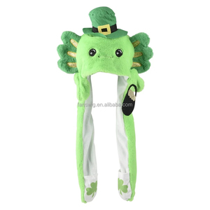 Gorro de peluche de axolote con orejas saltarinas y diseño de trébol para el Día de San Patricio - Product Image 3