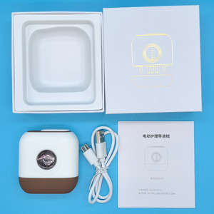 Brosse de massage électrique 2-en-1 pour le cuir chevelu avec applicateur d'huile capillaire et lumière rouge et bleue ciblée pour la croissance des cheveux et l'application sur la tête - Product Image 5