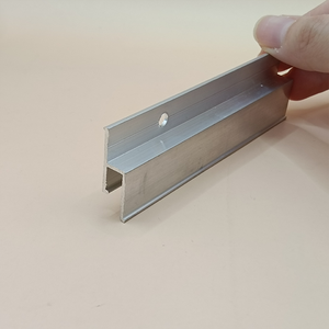 Profils en alliage d'aluminium pré-percés pour l'extrusion de cadres H pour les équipements de plafond tendu modernes dans les applications de centres commerciaux - Product Image 1