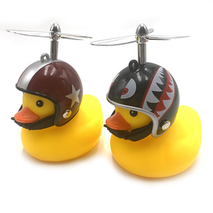 Avertisseur sonore de vélo en forme de petit <span class=keywords><strong>canard</strong></span> jaune mignon, avec lumière de nuit et de vélo rechargeable pour enfants, en caoutchouc, haute luminosité - Product Image 4