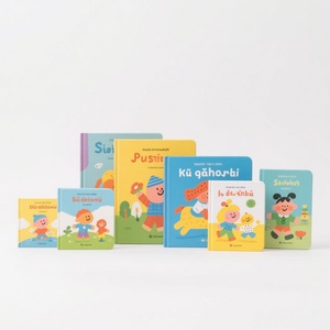 Impression de livres cartonnés adaptés aux enfants, première lecture, pelliculage brillant, livres cartonnés pour bébés imprimés sur mesure, sans danger pour les enfants - Product Image 1