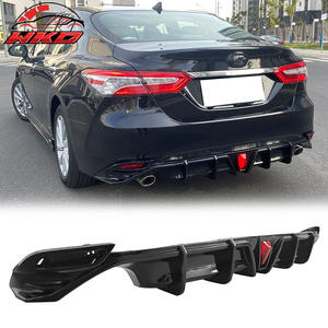 Difusor Trasero con Luz LED para Toyota Camry 2018-2024 LE XLE - Negro Brillante, Kit de Carrocería de Alta Calidad - Product Image 1