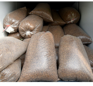 Vers de farine séchés riches en protéines, nourriture naturelle pour animaux et poissons, sans céréales, emballés dans un sac - Product Image 6